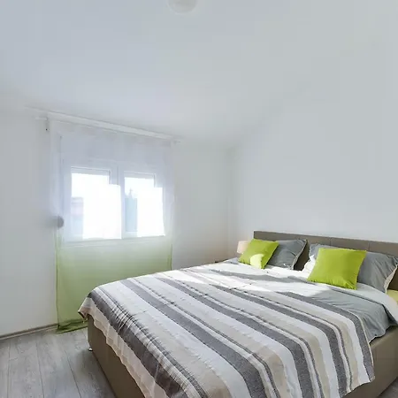 Apartment Galijot *