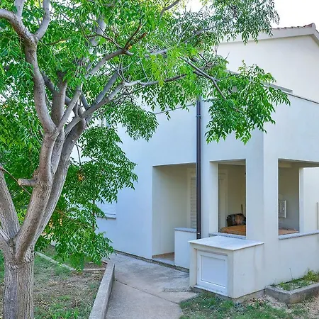Galijot Apartment Vir